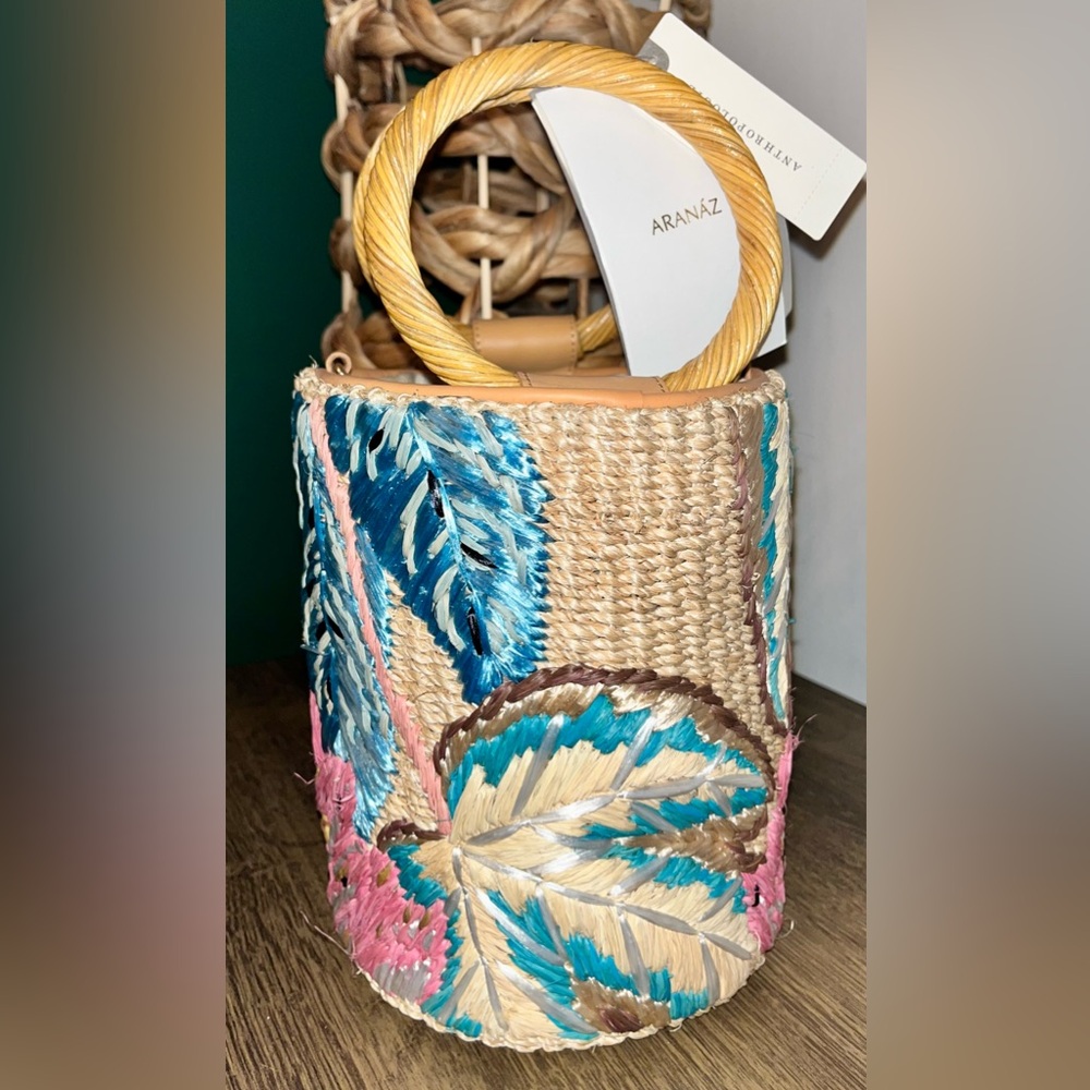 NWT Aranaz Anthropologie Straw Bucket Bag Flamingo embroidered